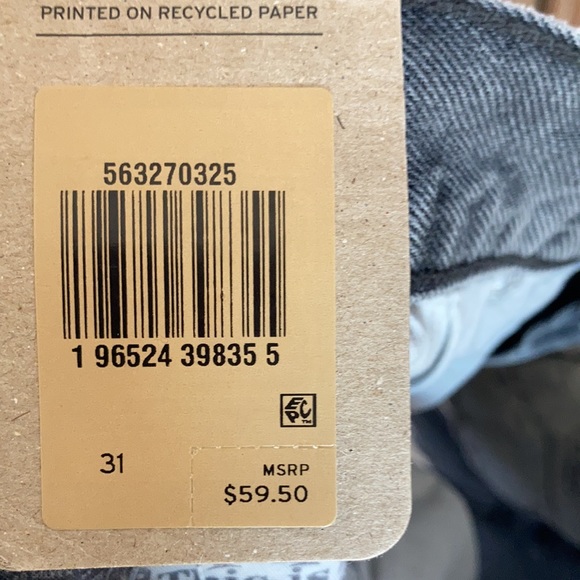 Offer $35 Levi’s distressed high rise 501 jean cotton denim short cutoff vibe 31 - Picture 15 of 15